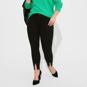 NWT Torrid Bombshell Skinny Premium Stretch High-Rise Jean, size 16T